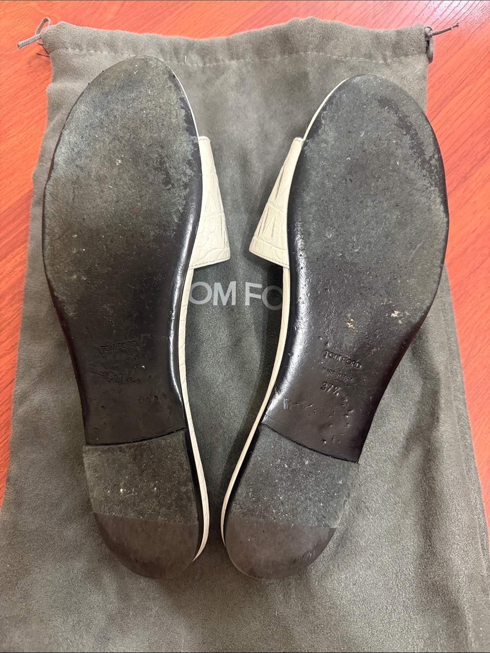 Authentic Tom Ford White Croc-Embossed Slide Mules with Gold TF Emblem - Picture 3 of 3